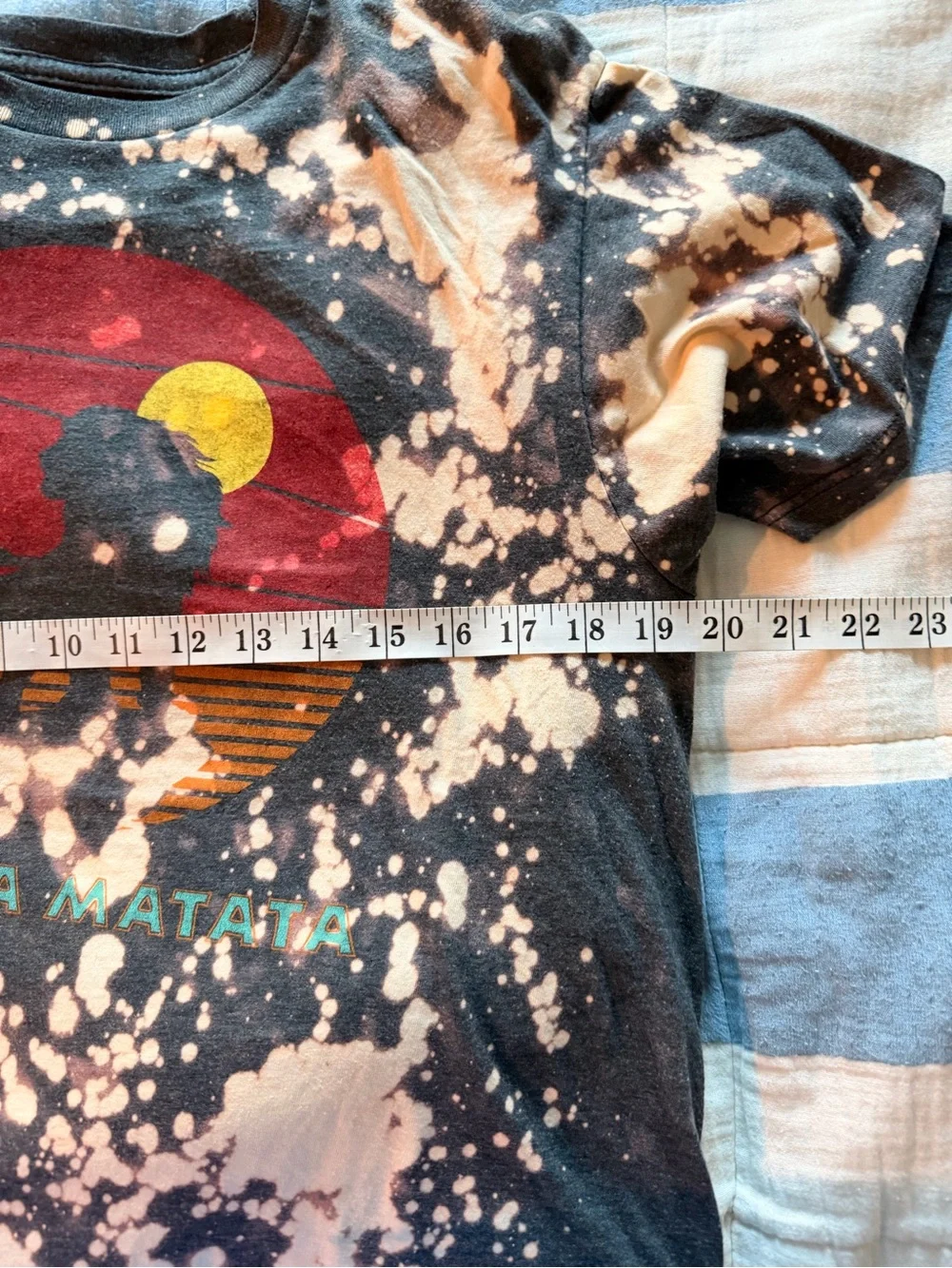 All About The Dye Hakuna Matata Bleach Splatter
Graphic Size M - Picture 5 of 5